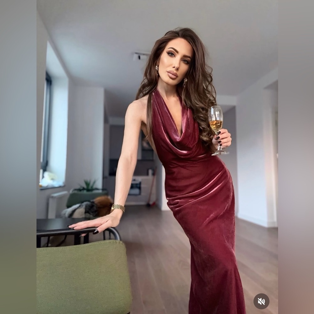 Zara maxi holiday dress velour Velvet Halter in Burgundy Christmas holiday